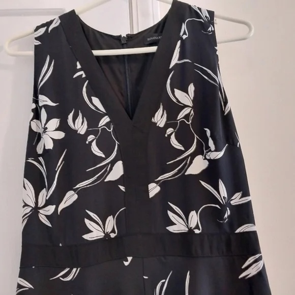 Banana Republic Floral Handkerchief Hem Dress - Picture 2 of 5